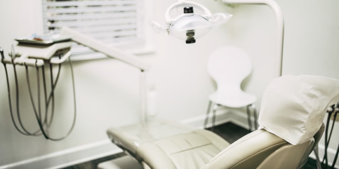 Image of a bright and clean dentist's chair