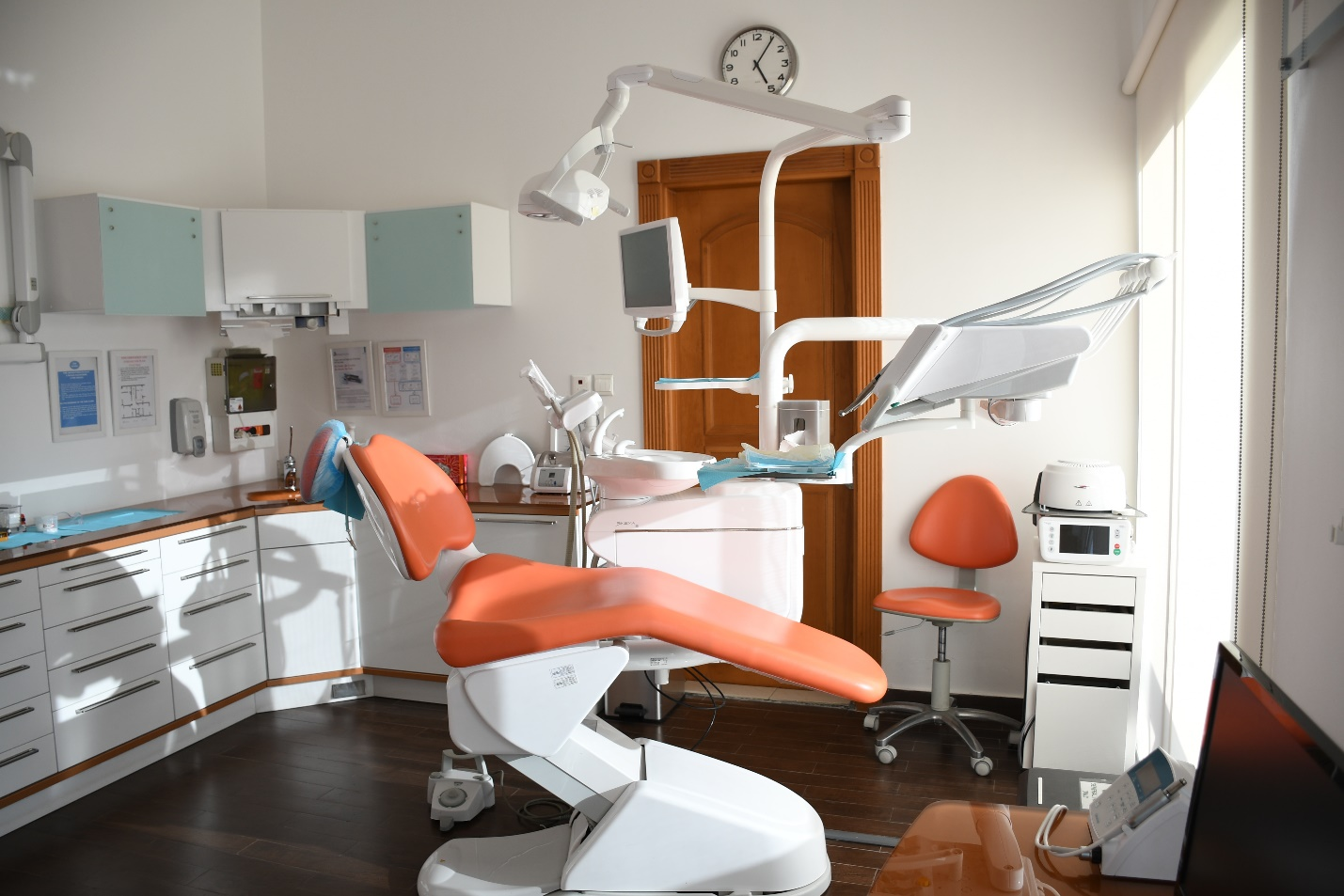 Dentist clinic set up